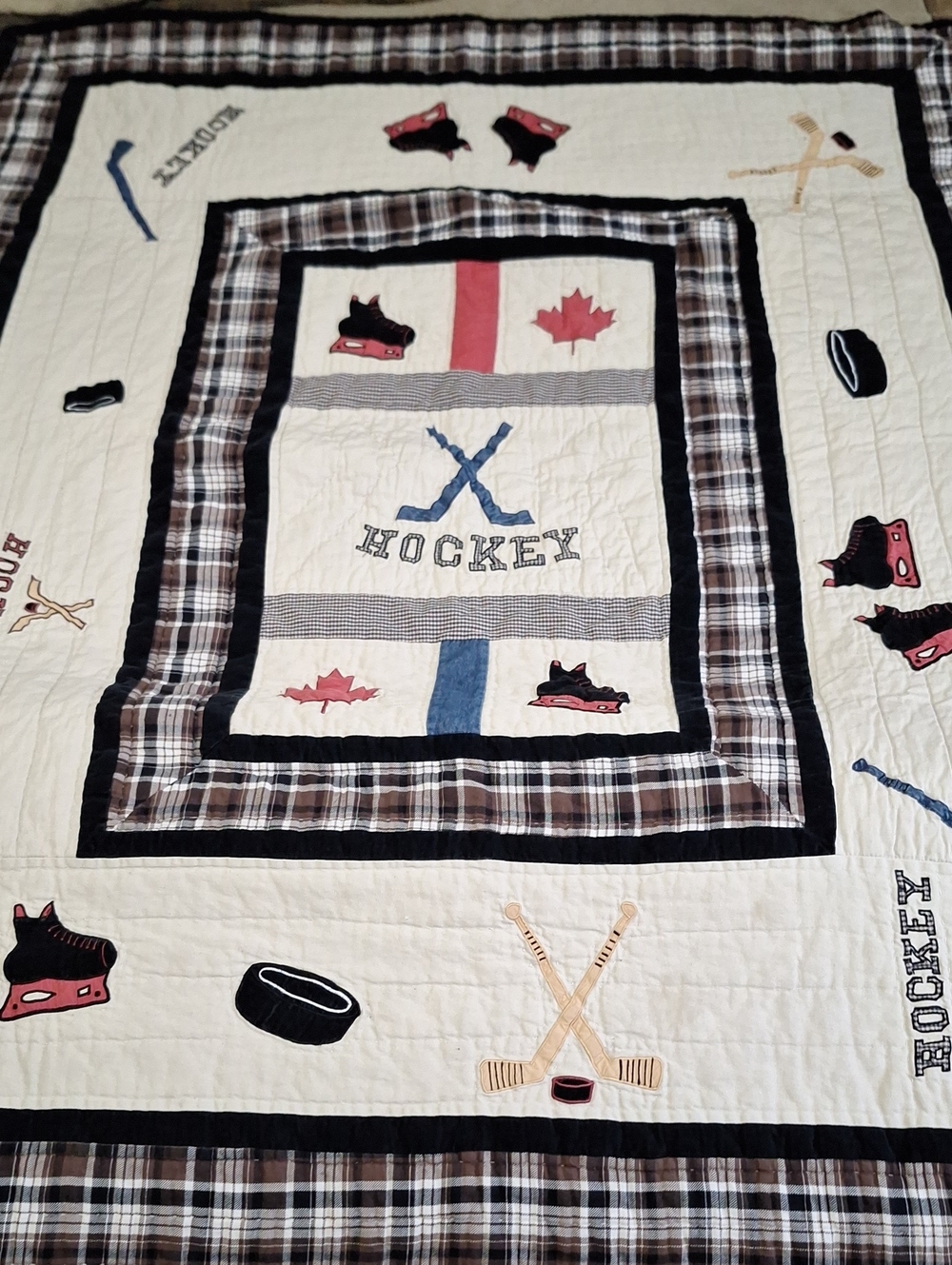 #ACR Hockey Themed Quilted Bedding Throw - Cream, Black, Red